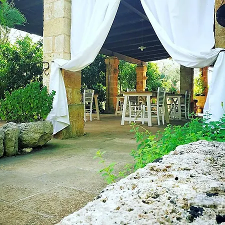 Bed & Breakfast Masseria Borgo Del Gallo 3*