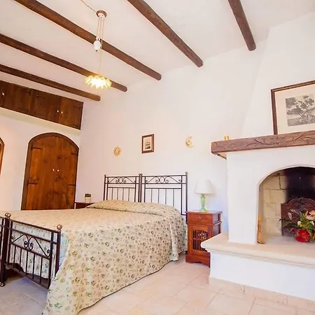 Masseria Borgo Del Gallo לינה וארוחת בוקר 3*